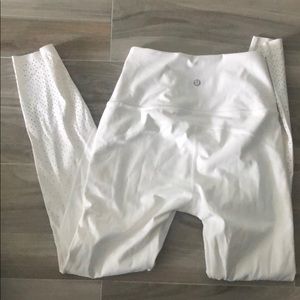 White lululemon leggings